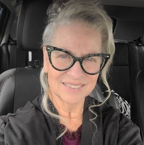 Meet your Posher, Cathy